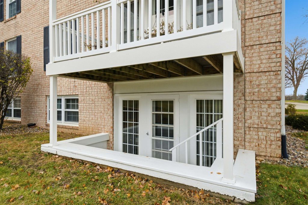 Photo of 2347 Coventry Park #C-011, Dubuque, IA 52001 (MLS # 153557)