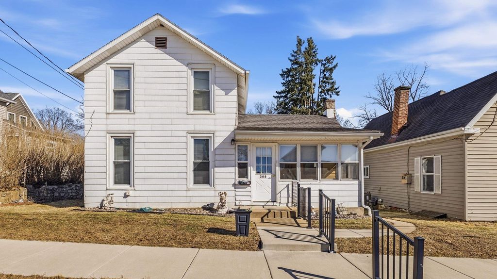 Photo of 266 Beecher Street, East Dubuque, IL 61025 (MLS # 154157)