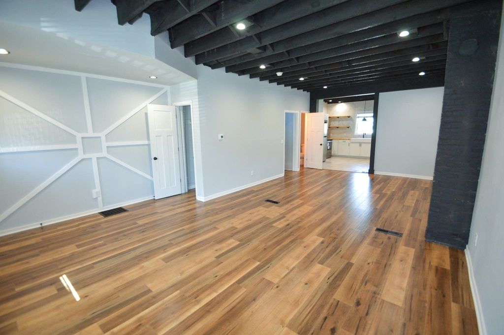 Photo of 2738 Jackson Street, Dubuque, IA 52001 (MLS # 153139)