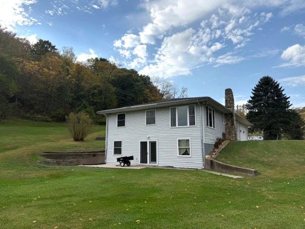Photo of 912 N 7th Street, Bellevue, IA 52031 (MLS # 153298)