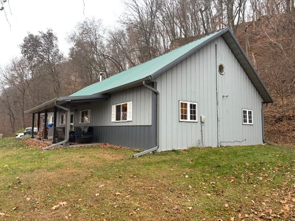 Photo of 17420 Hwy 52, Bellevue, IA 52031 (MLS # 153530)