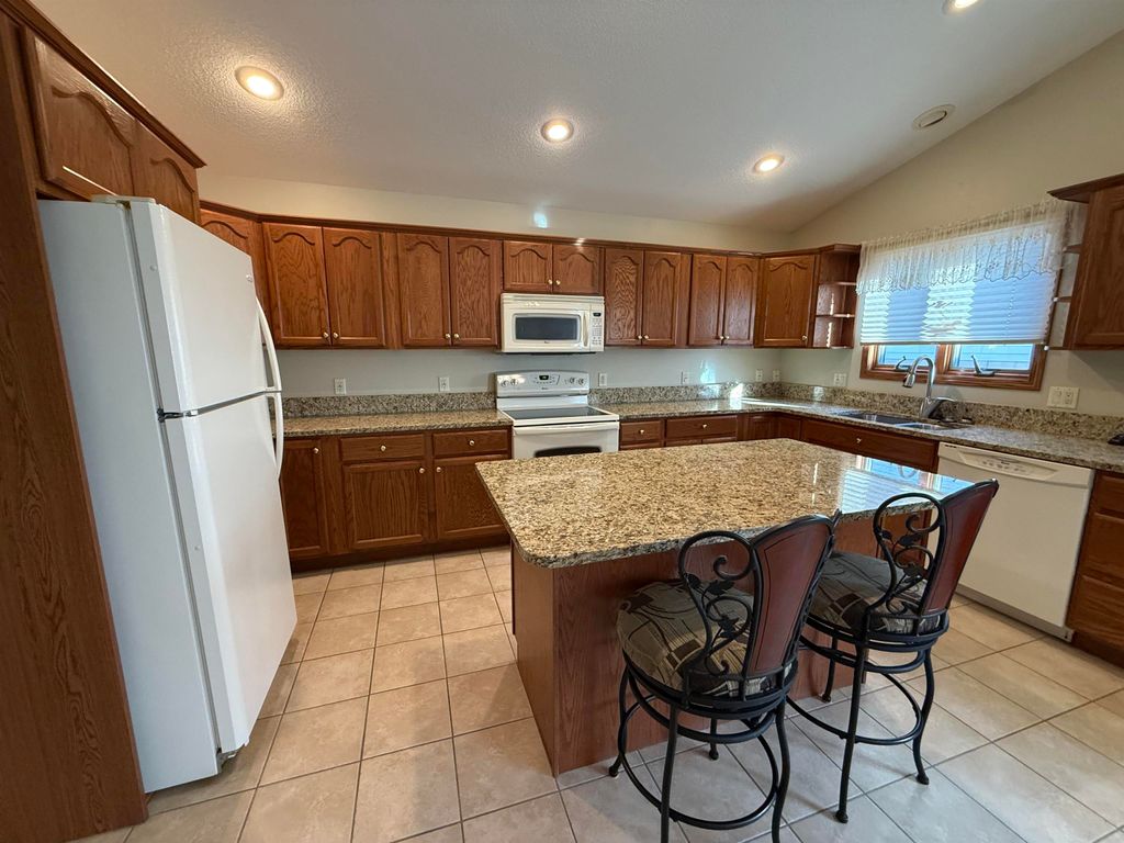 Photo of 2319 Harvest View Drive, Dubuque, IA 52002 (MLS # 154093)