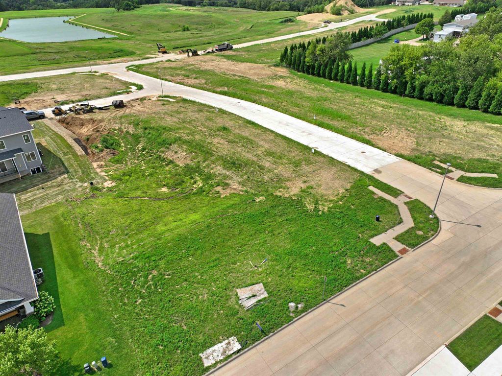 Photo of Lot 129 Rolling Creek Lane, Dubuque, IA 52003 (MLS # 152562)