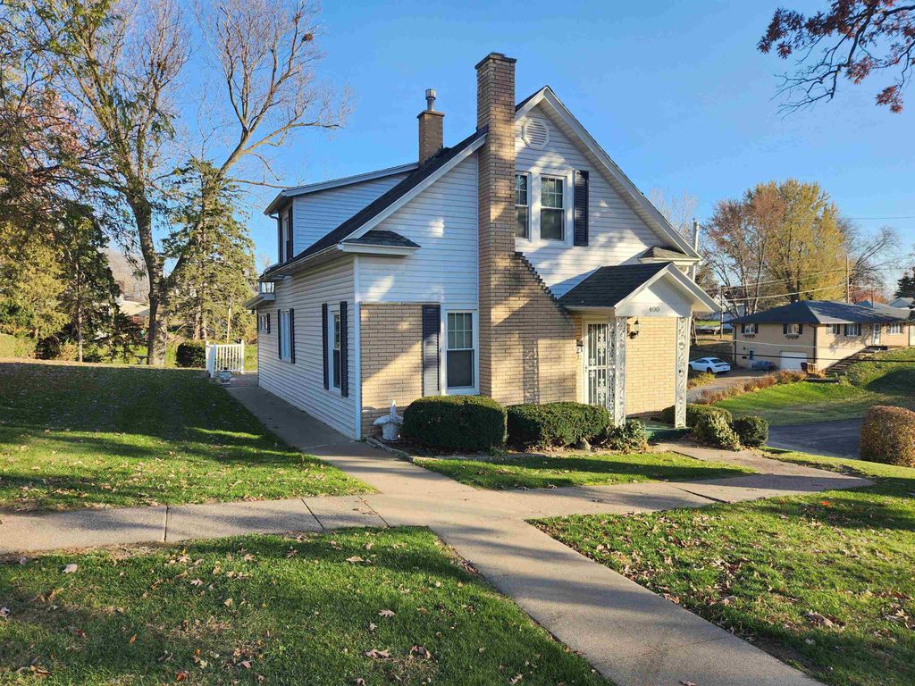 Photo of 400 Livingston Avenue, East Dubuque, IL 61025 (MLS # 153486)