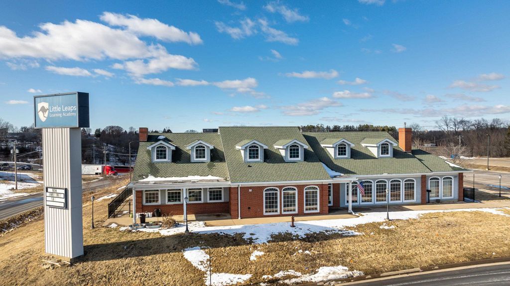 Photo of 2155 Southpark Court, Dubuque, IA 52003 (MLS # 153915)