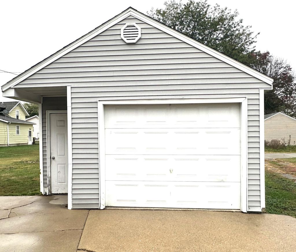 Photo of 220 S Matteson Street, Maquoketa, IA 52060 (MLS # 153256)
