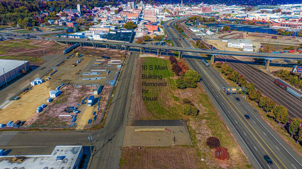 Photo of 10 S Main Street, Dubuque, IA 52001 (MLS # 140226)