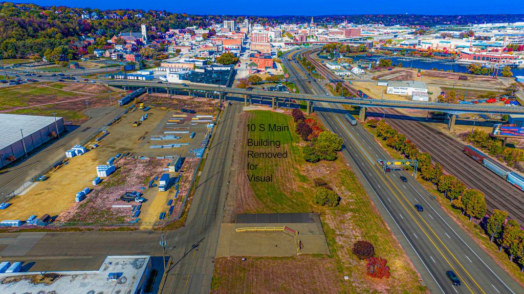 Photo of 10 S Main Street, Dubuque, IA 52001 (MLS # 140227)