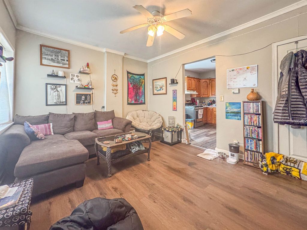 Photo of 1765 Madison Street, Dubuque, IA 52001 (MLS # 153305)