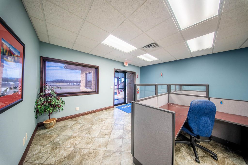 Photo of 14868 W Ridge Lane, Dubuque, IA 52003 (MLS # 153737)