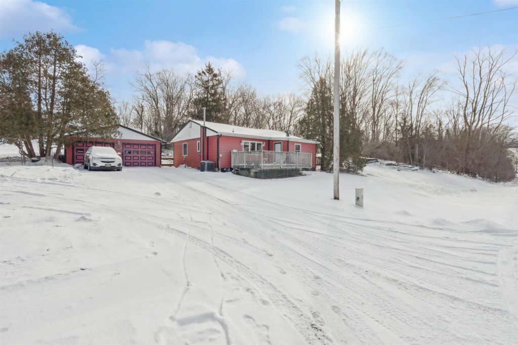 Photo of 416 S Thomas Street, Earlville, IA 52041 (MLS # 153905)