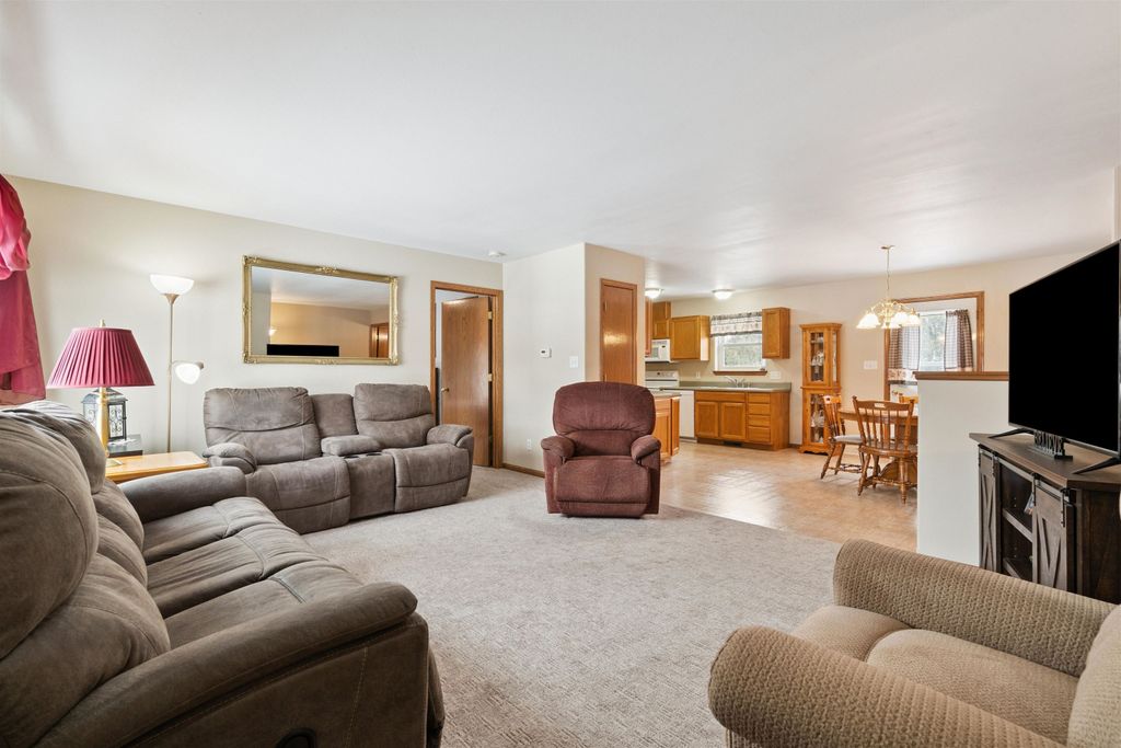 Photo of 415 7th Ave NW Ave, Dyersville, IA 52040 (MLS # 153925)