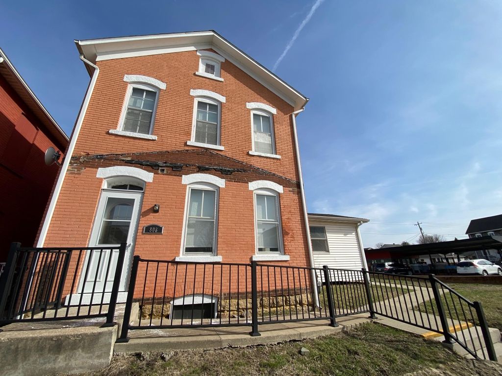 Photo of 808 Rhomberg Avenue, Dubuque, IA 52001 (MLS # 154199)