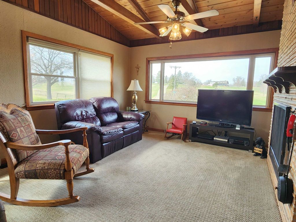 Photo of 2192 Fairway Drive, Dubuque, IA 52001 (MLS # 154214)