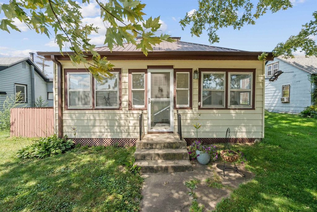 Photo of 110 E Linn Street, Coggon, IA 52218 (MLS # 152923)