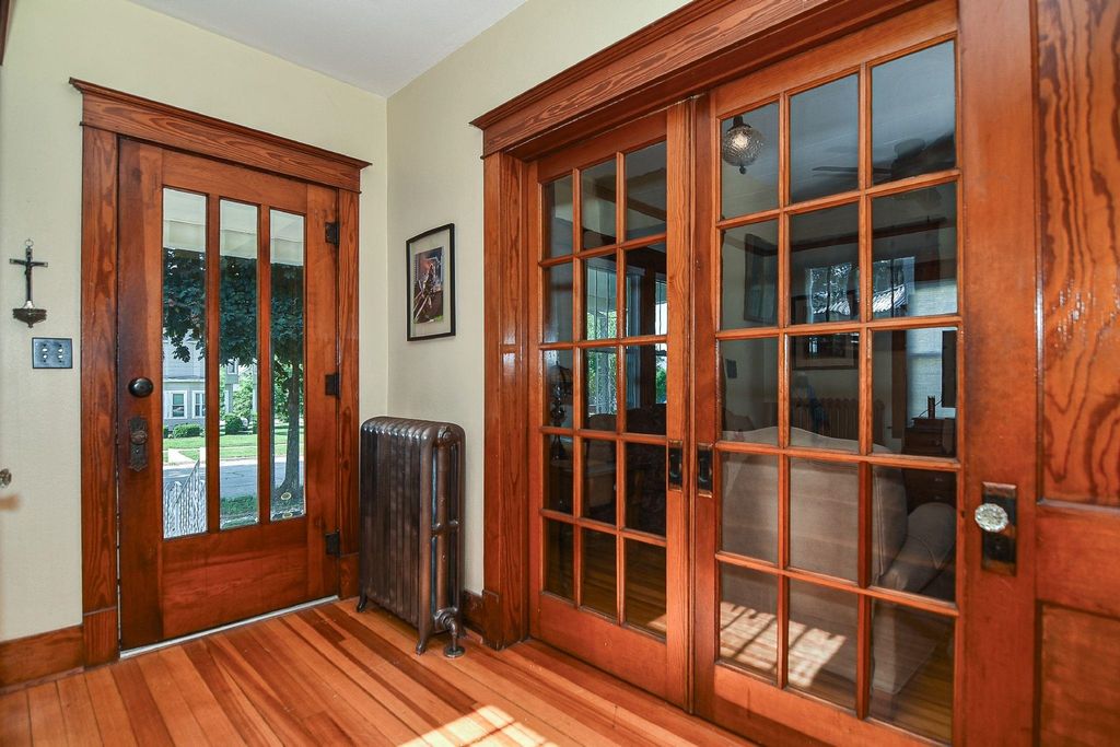Photo of 616 5th Avenue, Dyersville, IA 52040 (MLS # 152840)