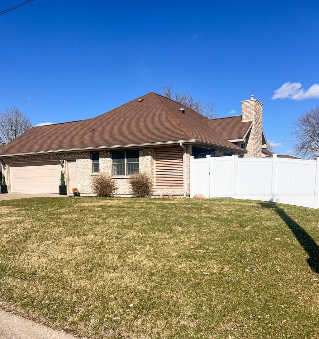 Photo of 1104 Park Street, Bellevue, IA 52031 (MLS # 153719)