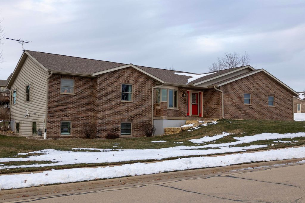 Photo of 601 Baja Drive, Epworth, IA 52045 (MLS # 153568)