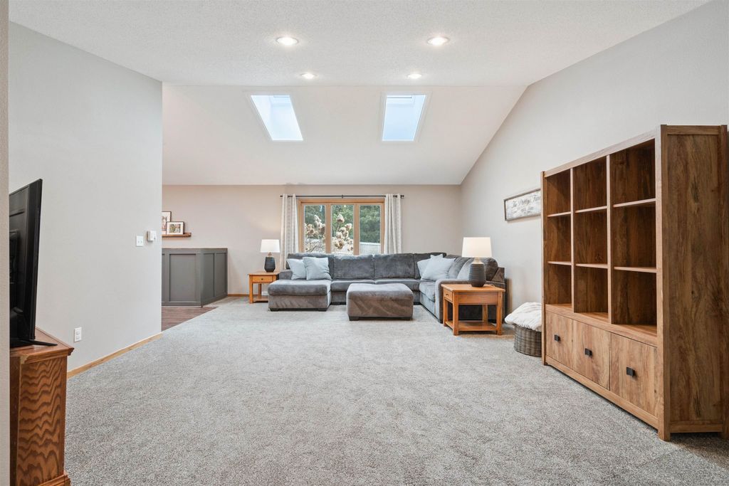 Photo of 510 Maple Ridge Street, Peosta, IA 52068 (MLS # 154133)