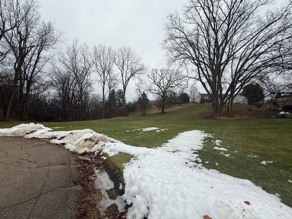 Photo of LOT 1-1-1-1-2-1 Timber View Court, Dubuque, IA 52001 (MLS # 153639)
