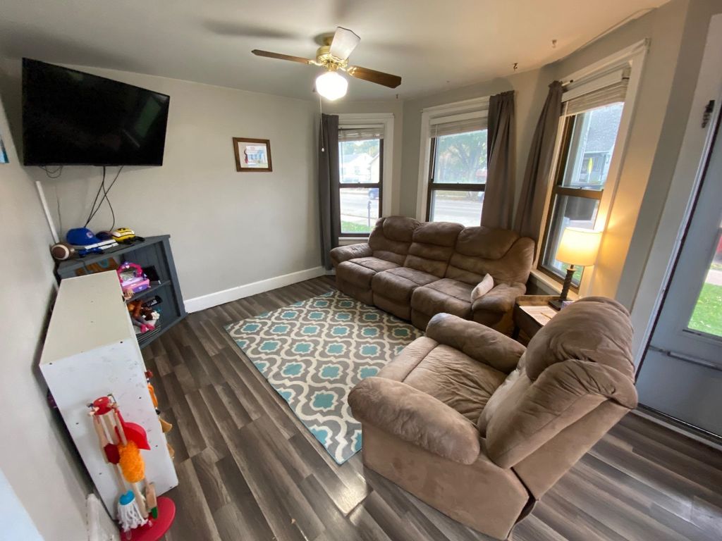 Photo of 3046 Central Avenue, Dubuque, IA 52001 (MLS # 153320)