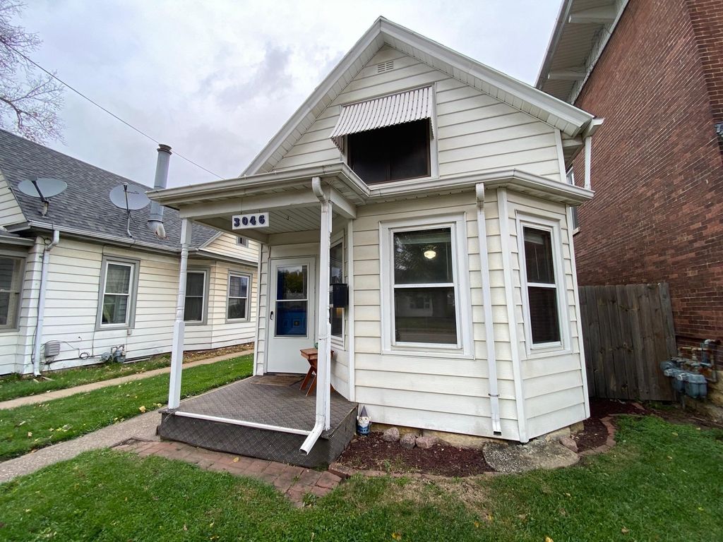 Photo of 3046 Central Avenue, Dubuque, IA 52001 (MLS # 153320)