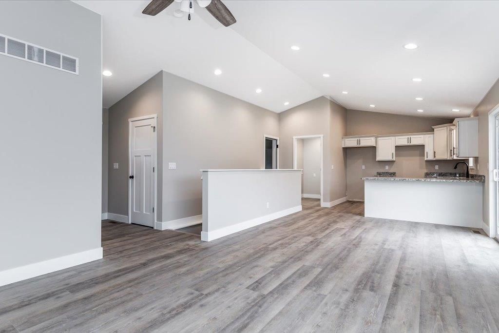 Photo of 405 N Blake Avenue, East Dubuque, IL 61025 (MLS # 152634)