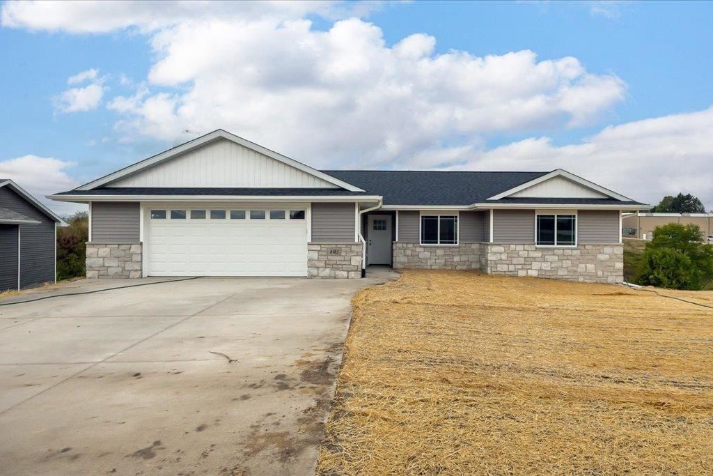 Photo of 405 N Blake Avenue, East Dubuque, IL 61025 (MLS # 152634)