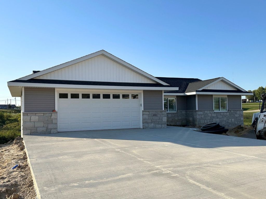 Photo of 405 N Blake Avenue, East Dubuque, IL 61025 (MLS # 152634)