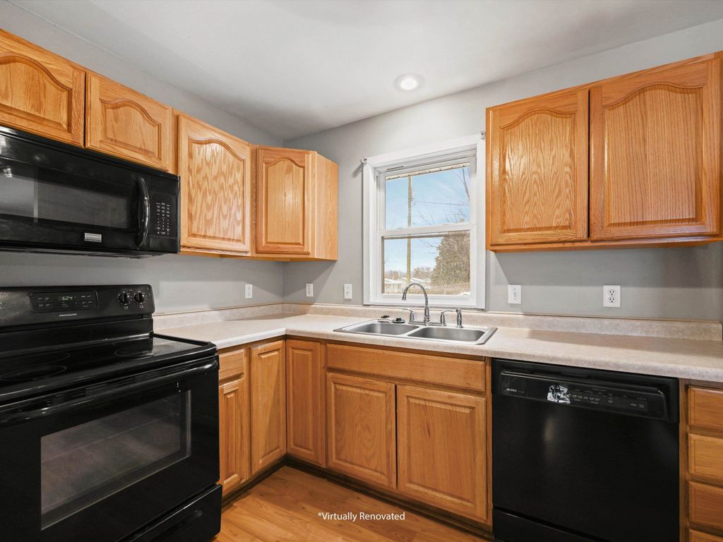 Photo of 2665 Marywood Drive, Dubuque, IA 52001 (MLS # 153627)