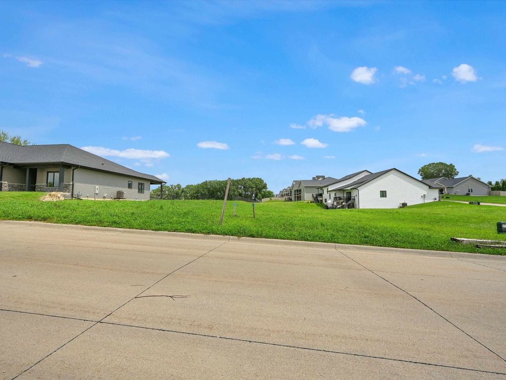Photo of Lot 24 Rolling Creek Lane, Dubuque, IA 52003 (MLS # 152560)