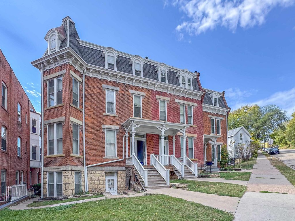 Photo of 1735 Madison Street, Dubuque, IA 52001 (MLS # 153312)