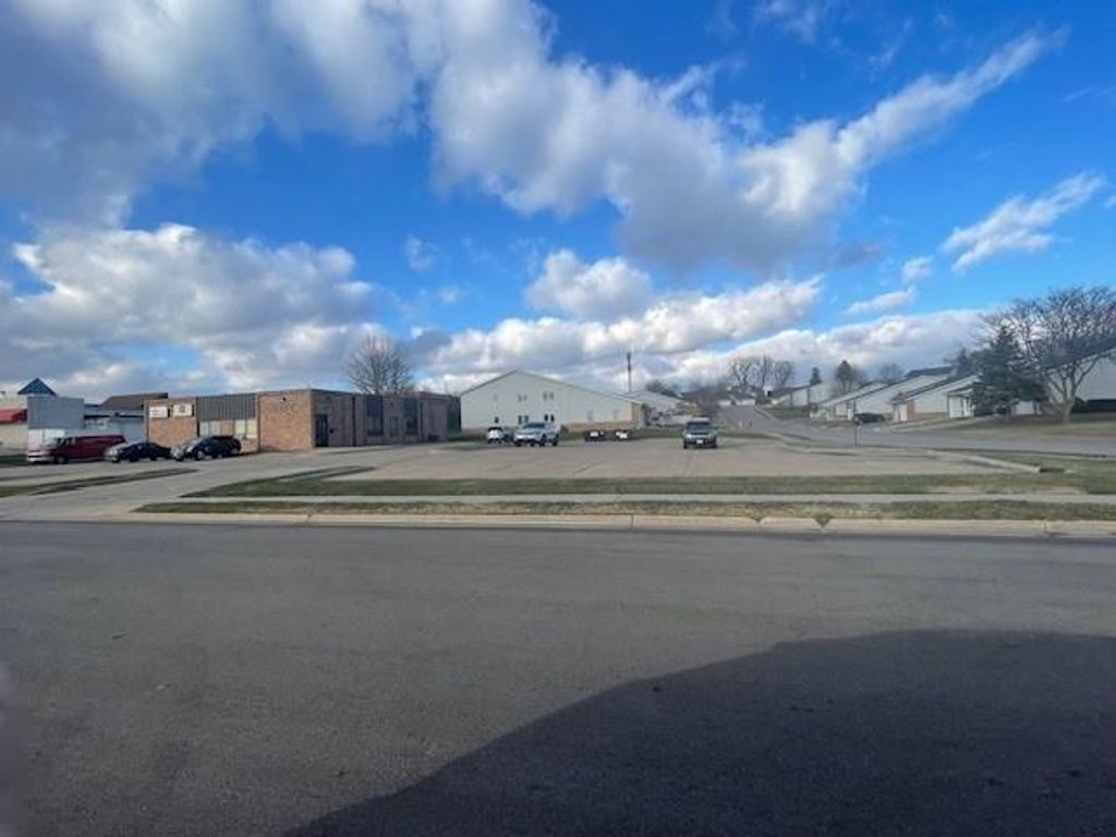 Photo of 3255 Foothill Court, Dubuque, IA 52001 (MLS # 153621)