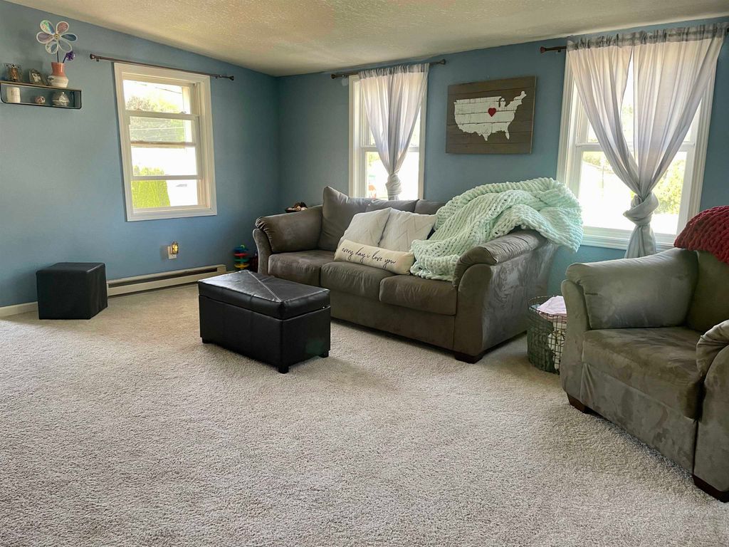 Photo of 1395 Brown Avenue, Dubuque, IA 52001 (MLS # 152108)