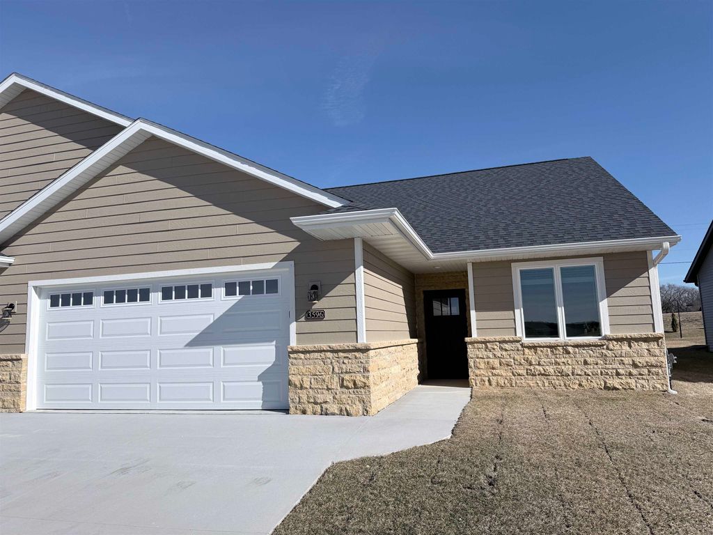 Photo of 3596 Wagon Wheel Lane, Dubuque, IA 52002 (MLS # 154085)