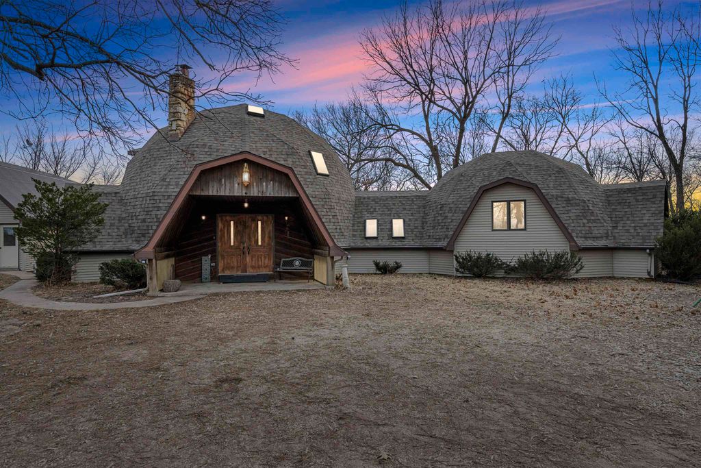 Photo of 11250 Natalie Lane, Dubuque, IA 52003 (MLS # 153740)