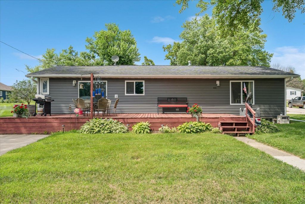 Photo of 600 Franklin Street, Delhi, IA 52223 (MLS # 152610)
