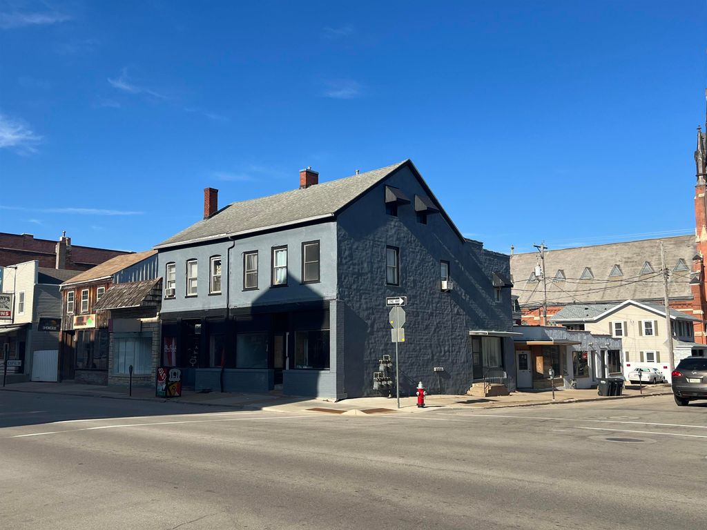 Photo of 1500 Central Avenue, Dubuque, IA 52001 (MLS # 152686)