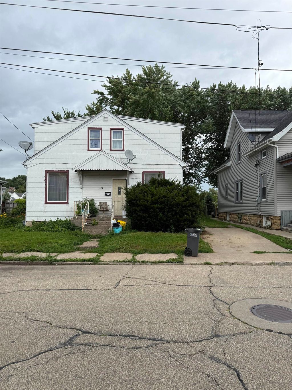 Photo of 2274 Washington Street, Dubuque, IA 52001 (MLS # 153057)
