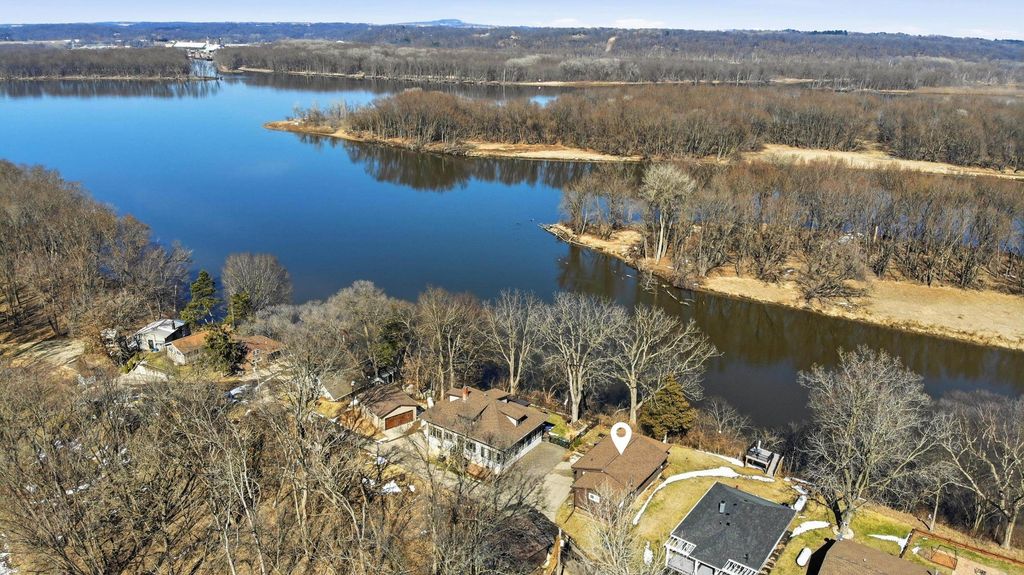 Photo of 9948 Shawondassee Lane, Dubuque, IA 52003 (MLS # 154173)