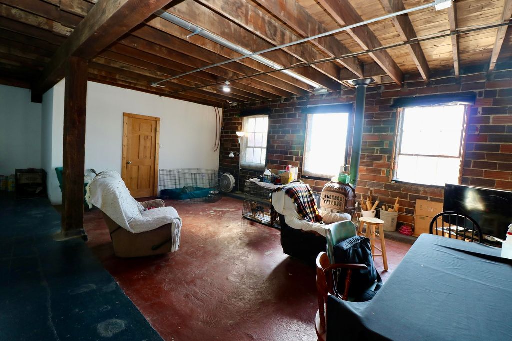 Photo of 653 White Street, Dubuque, IA 52001 (MLS # 153943)