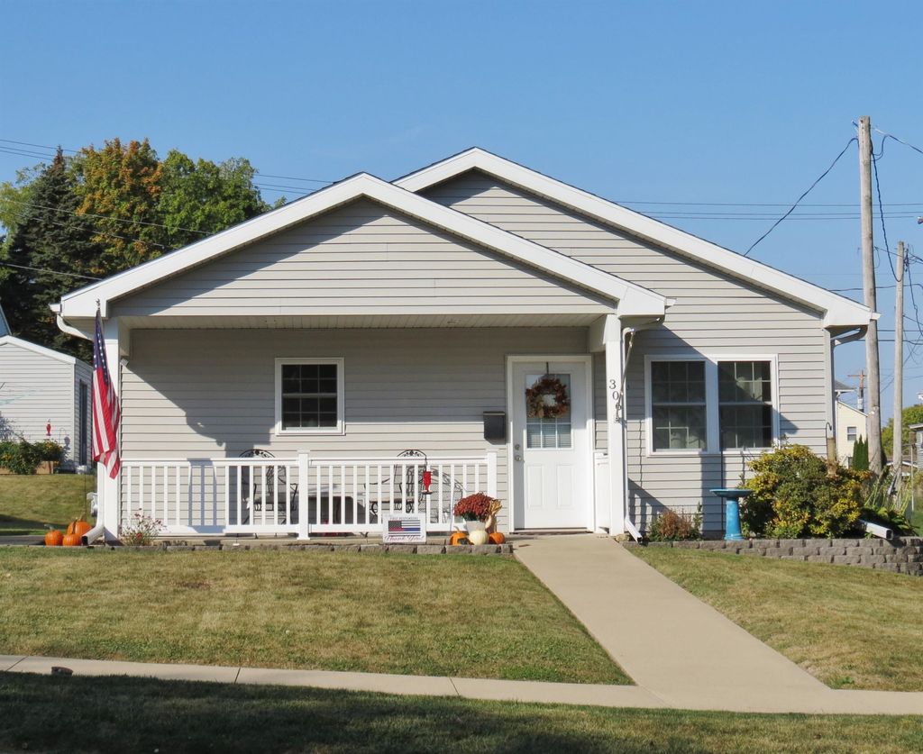 Photo of 306 S Eliza Street, Maquoketa, IA 52060 (MLS # 153244)