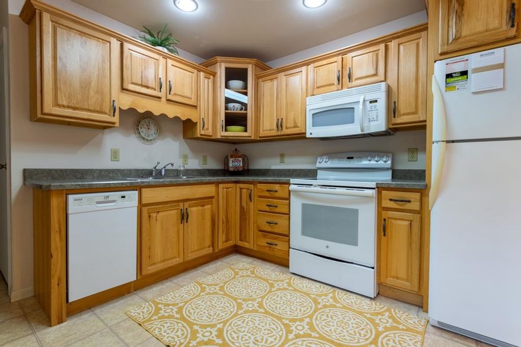 Photo of 1743 Lea Lane, Dubuque, IA 52002 (MLS # 153266)
