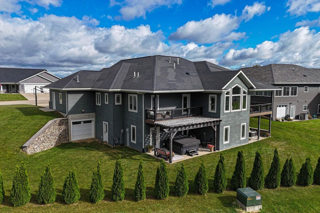 Photo of 1013 Clare Court #Northwest, Cascade, IA 52033 (MLS # 153109)