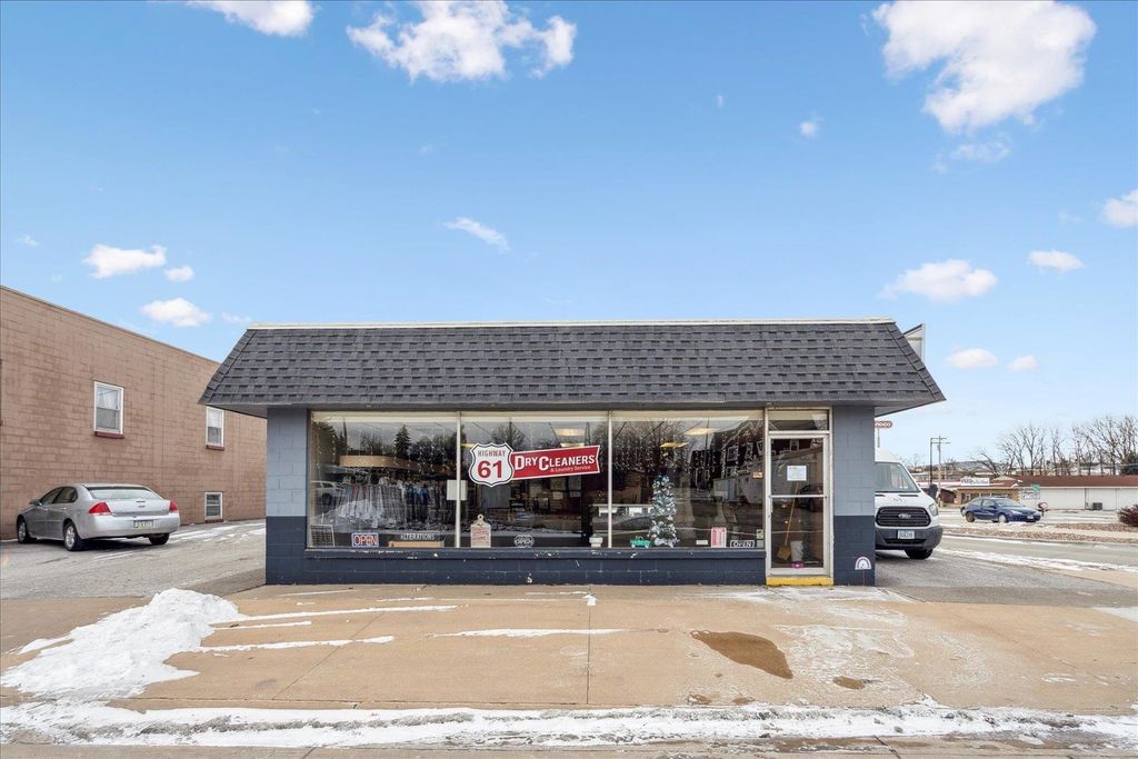 Photo of 108 S Jones Avenue, Maquoketa, IA 52060 (MLS # 153832)