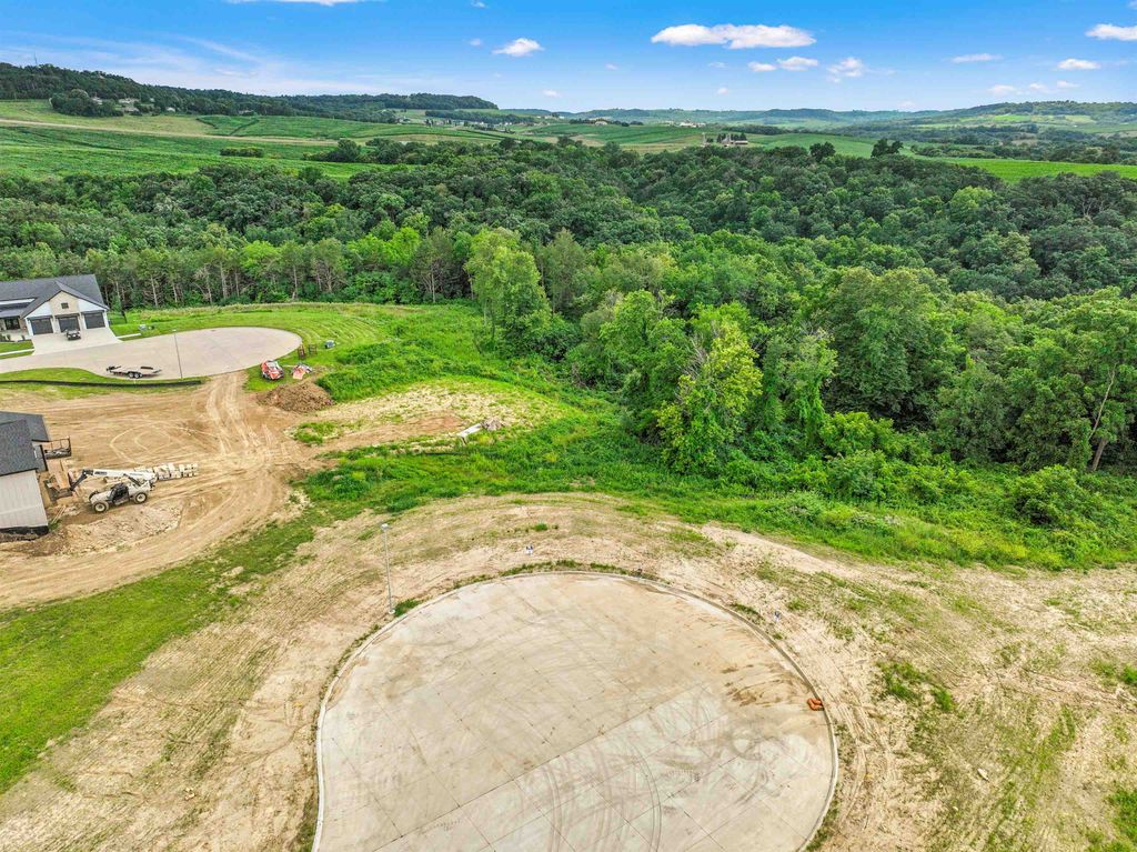Photo of Lot 78 Waterbridge Lane, Dubuque, IA 52003 (MLS # 152542)