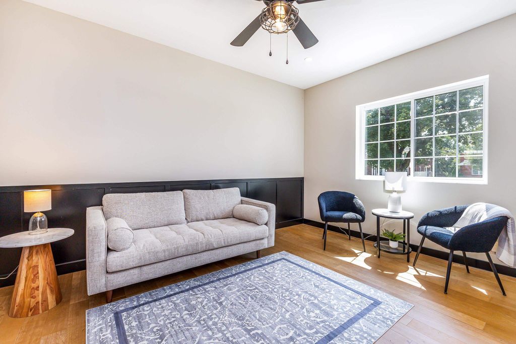 Photo of 222 S Grandview Avenue, Dubuque, IA 52003 (MLS # 152728)