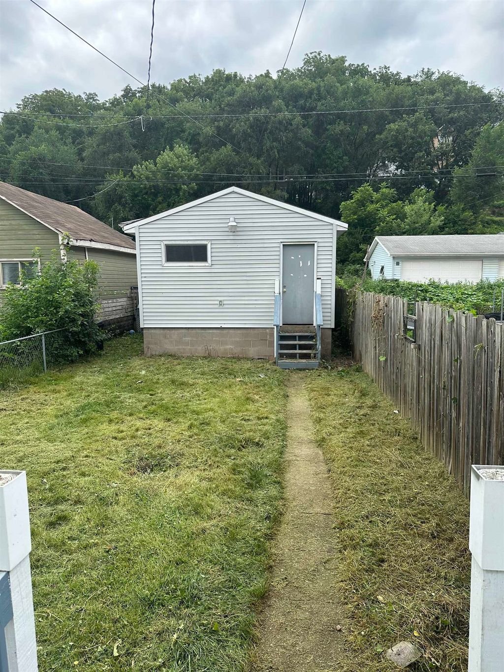 Photo of 1223 Lincoln Avenue, Dubuque, IA 52001 (MLS # 152639)