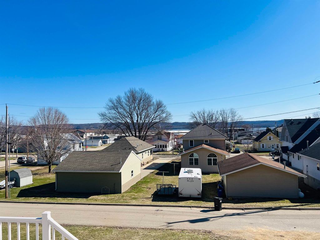 Photo of 903 Stone Street, Bellevue, IA 52031 (MLS # 154184)