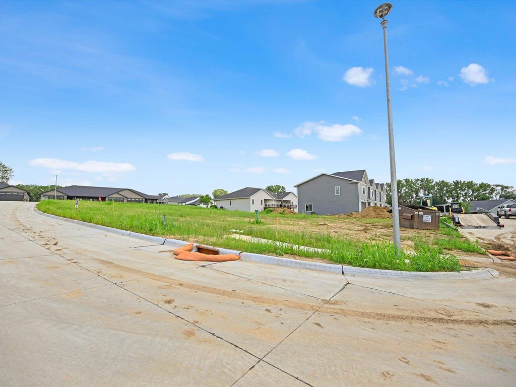Photo of Lot 130 Edenbrook Lane, Dubuque, IA 52003 (MLS # 152568)